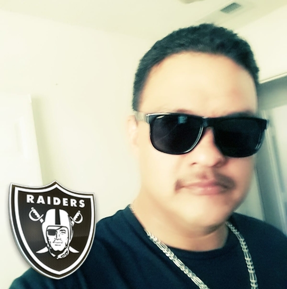 Meet your Posher, Fabian - Picture 1 of 1